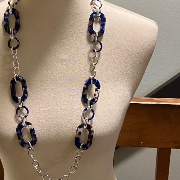 NWT Dillardās Blue and SilverāChain Necklace #JW7 - Picture 2 of 9